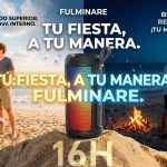 Parlante Bluetooth portátil Fulminare con iluminación RGB en la playa